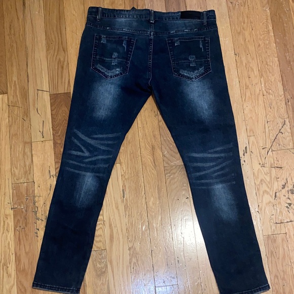 Original Distressed AMIRI Men's Jeans with Red Accents 1st season product. - Picture 4 of 6